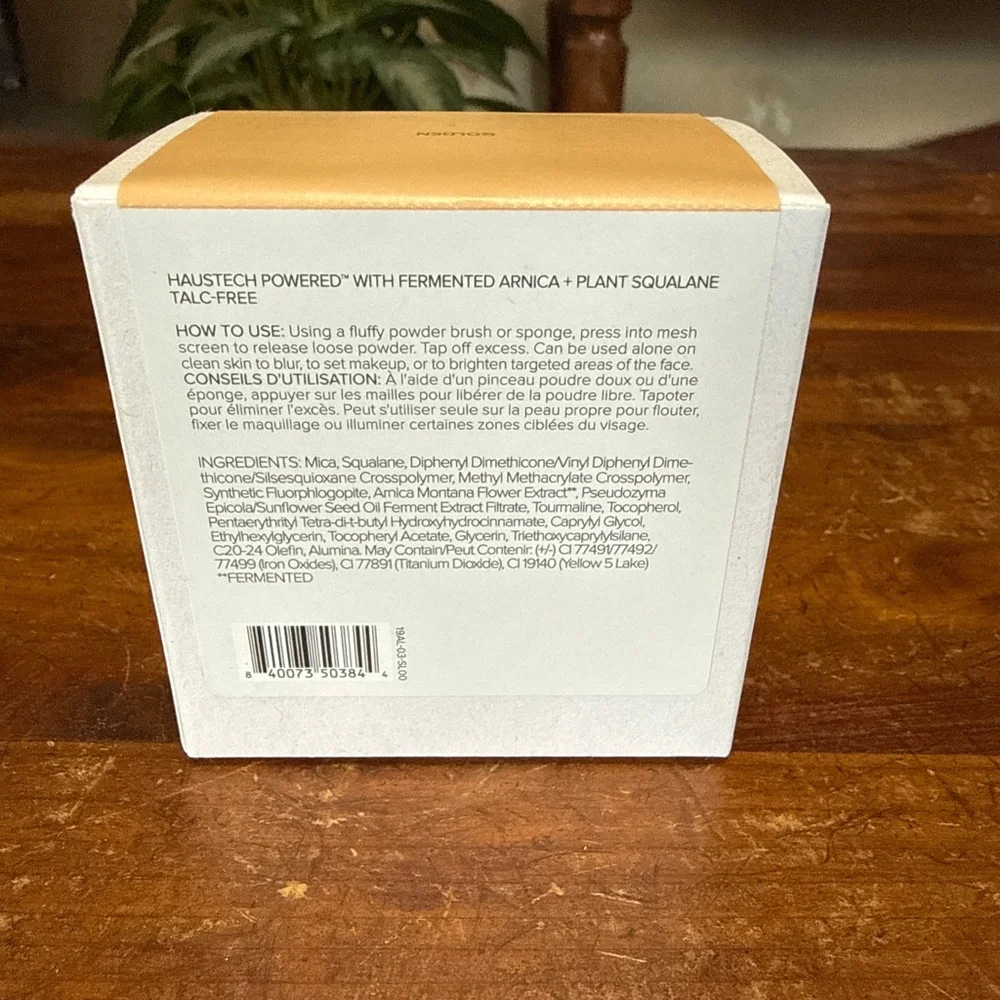 Haus Labs by Lady Gaga Bio-Blurring Loose Setting Powder in Golden